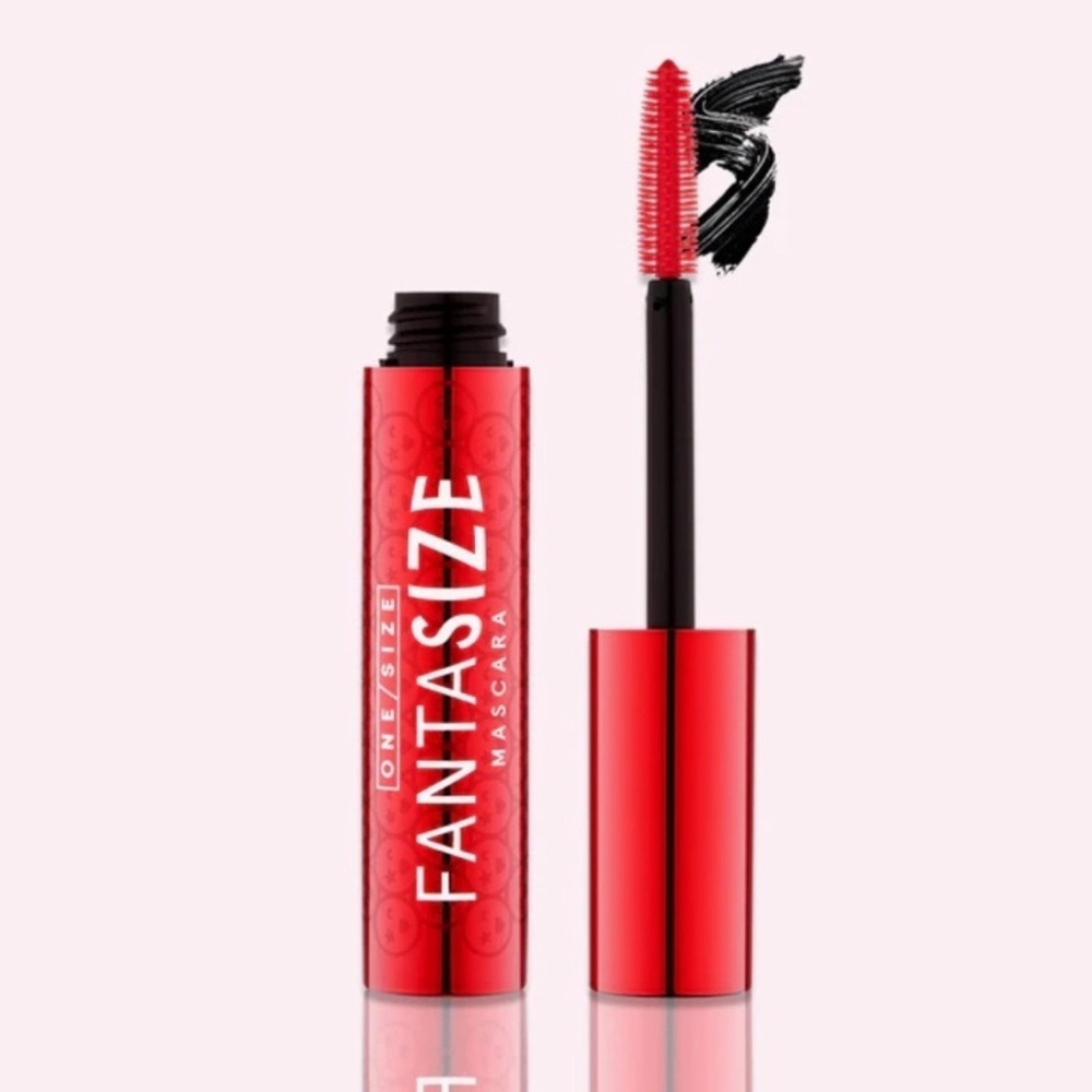 NWT ONE/SIZE FANTASIZE LIFTING & LENGTHENING MASCARA FULL bodacious black